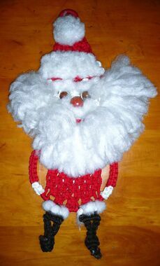 Vintage Handcrafted Macramé Santa Claus Wall Hanging Cute Christmas Décor 70's